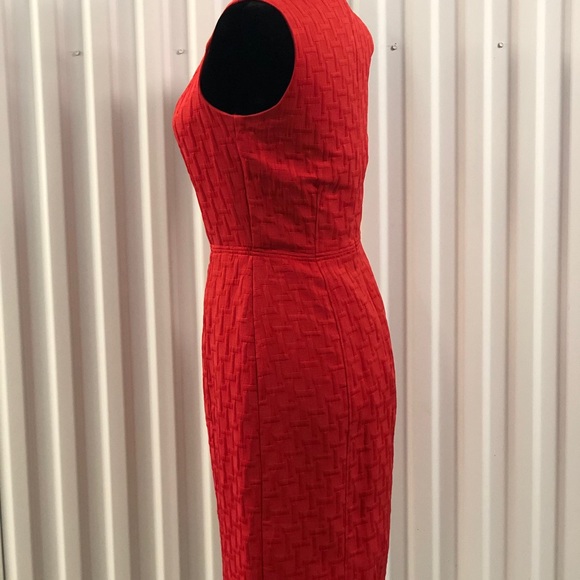 Banana Republic Sleeveless Red Sheath Silhouette. Preloved - Picture 4 of 9